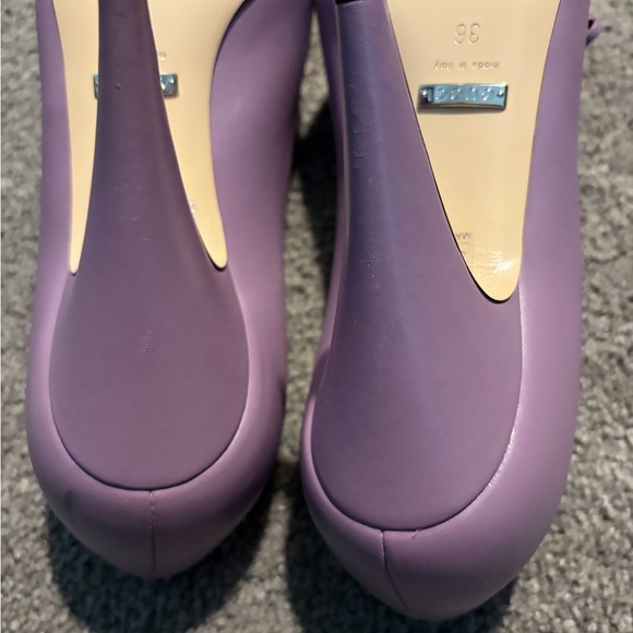 Gucci Lavender Heeled Shoes for Women - Picture 16 of 16
